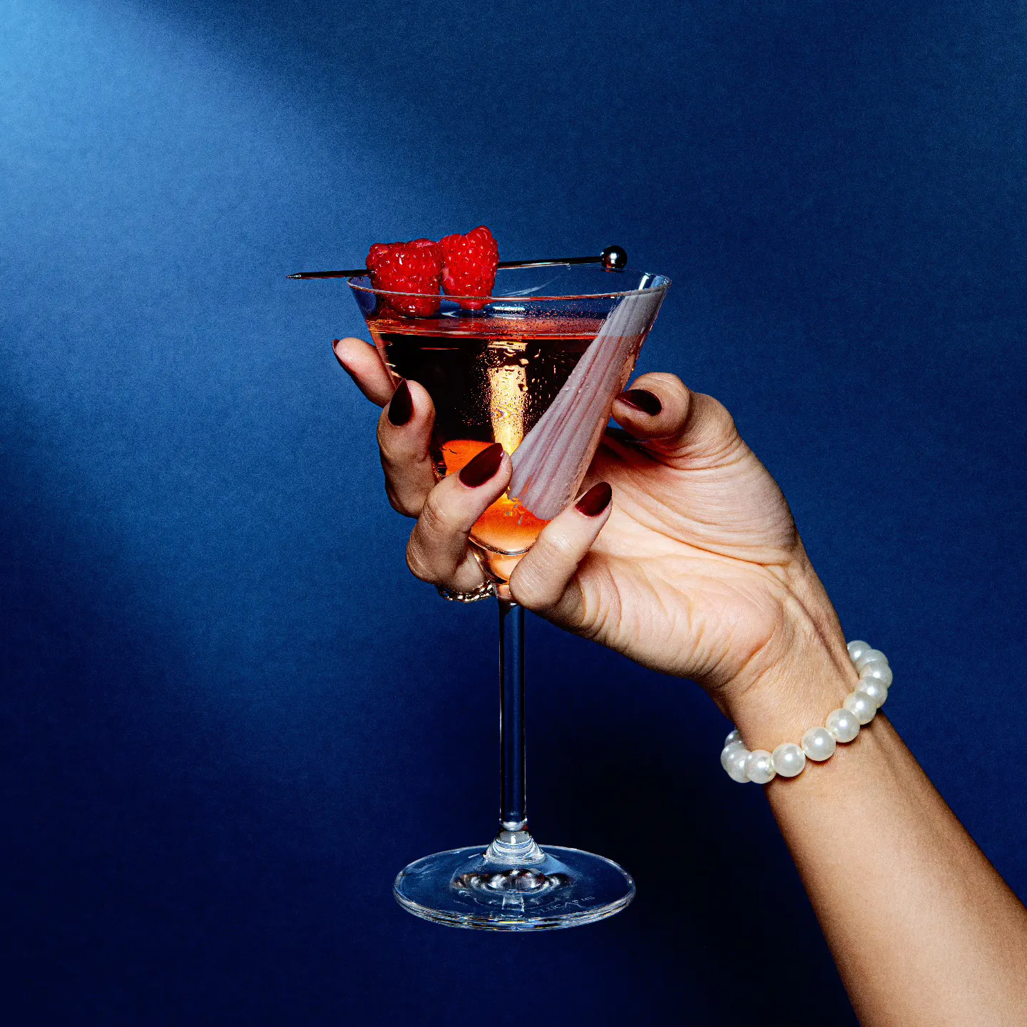 Find the Photo Booth-11-cocktail-with-blue-background