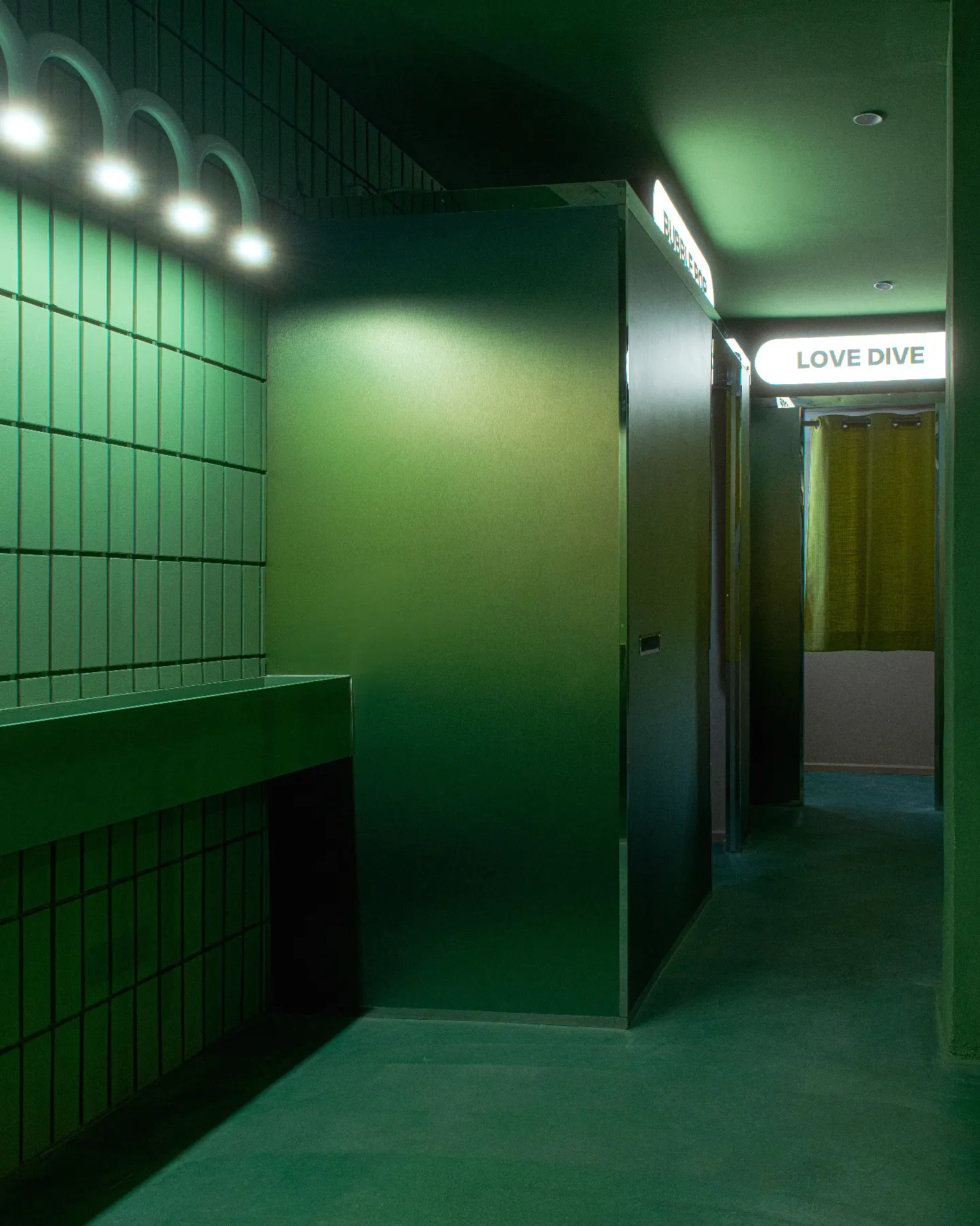 Find the Photo Booth-5-entrance-photobooth