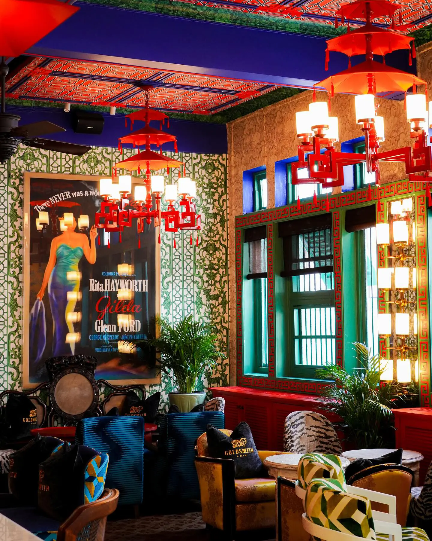 Goldsmith-Bar-Bangkok-interior-seating